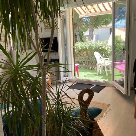 Situation Ideale - Proche Et Village Naturiste - Centre Port A 2 Pas - Plain Pied, Avec Parking *